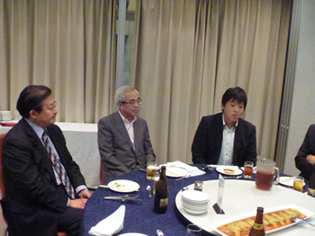（左から）札幌伊達会笹山会長、菊谷市長、中山道議